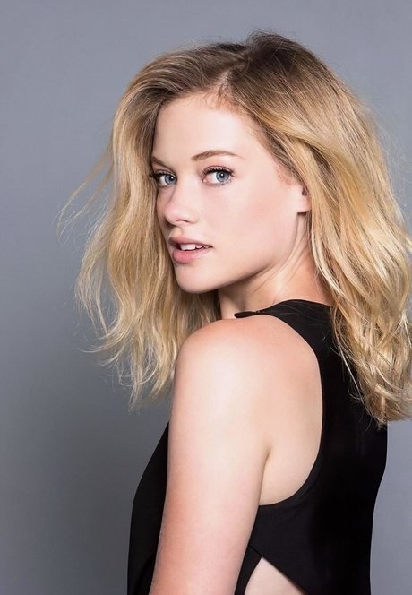 Jane Levy 写真集