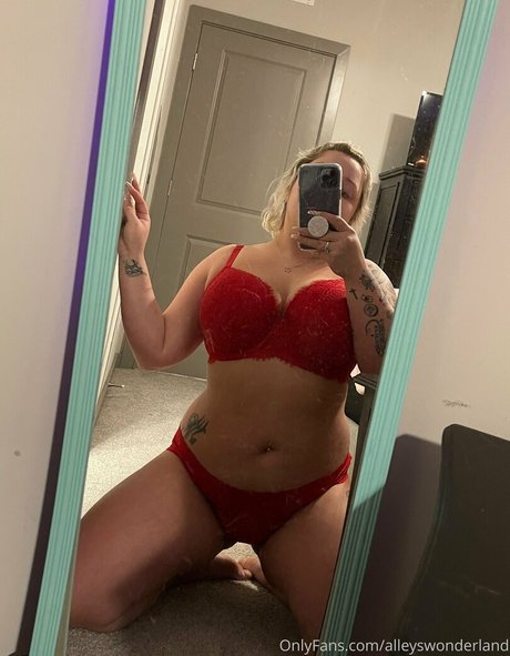 alleyswonderland xxx女優 写真