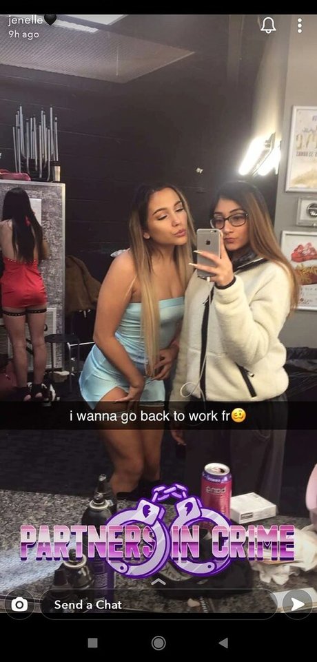 小さなおっぱいオンリーファンズ 美しいxxx 画像