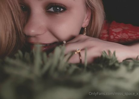 miss space x トップ女優 画像
