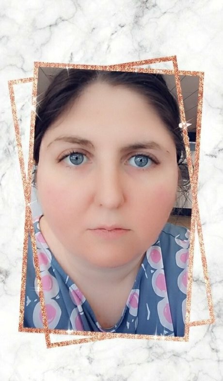 裸の女の子オンリーファンズ 美しい 写真