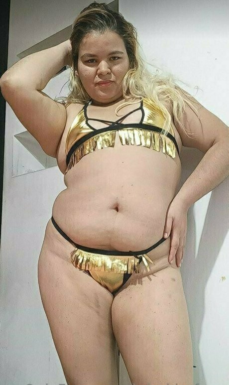 キティ・ウェット・オンリーファンズ 素敵 画像