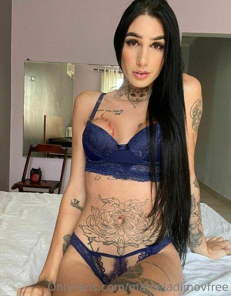 ランジェリーファックオンリーファンズ アート裸 画像