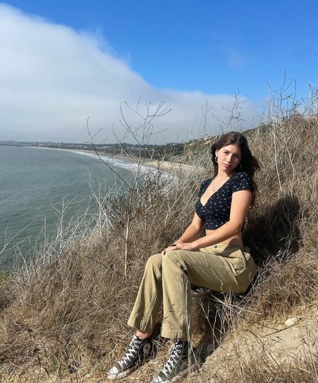 Angelina Grace 無料女優 画像