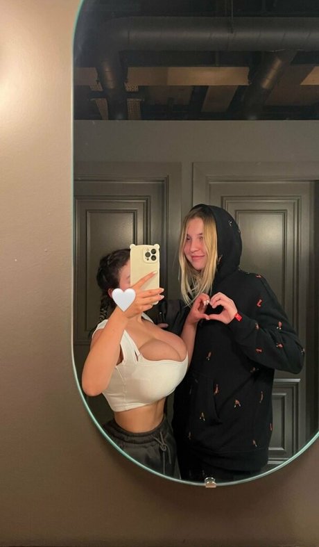 Karina Grinberryall 独占ポルノスター 写真