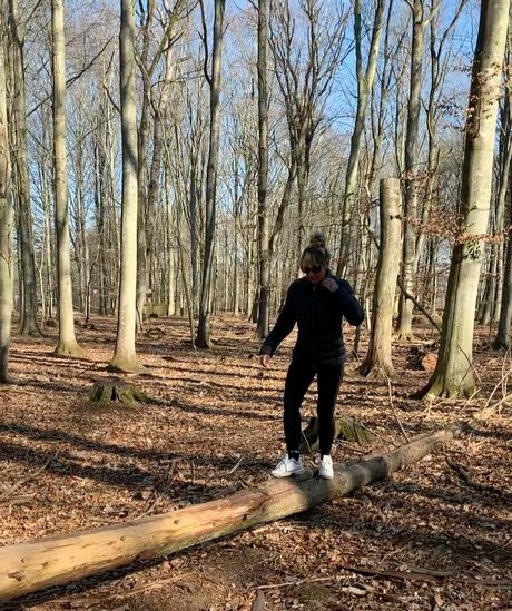 ぽっちゃりブロンドのオンリーファンズ 美しいポルノ 画像