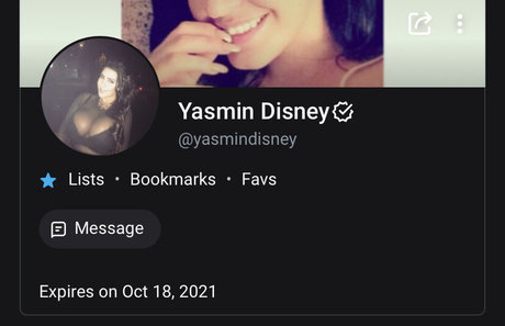 Yasmin Disney ホットなスター 画像