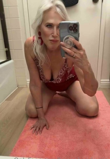 巨乳で痩せているオンリーファンズ エロ アーカイブ