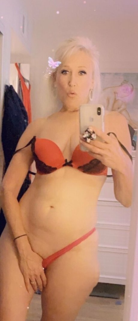 痴女妻オンリーファンズ 美しい 写真