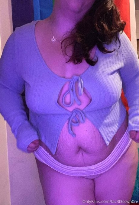 黒檀ペッギングオンリーファンズ えろた 画像