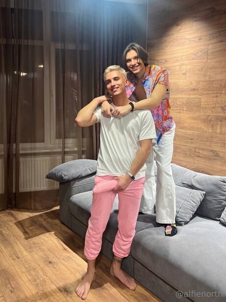 アナル乱交オンリーファンズ ホット 写真