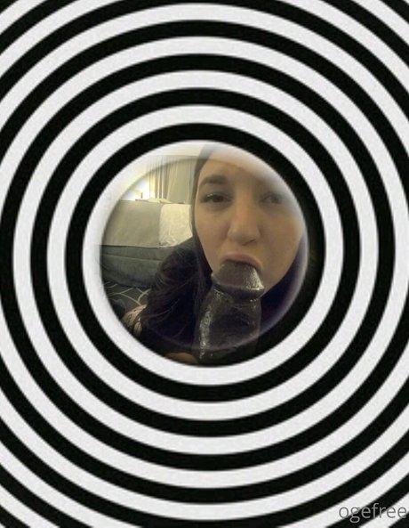 oooooooohgodentfree 裸のモデル 写真