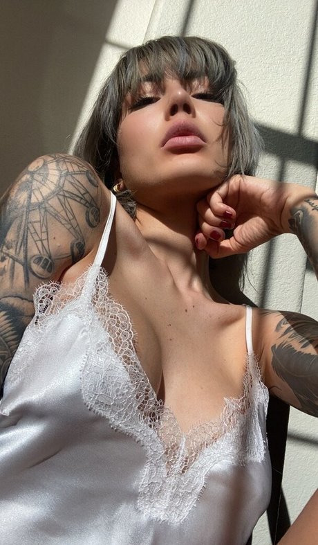 Natyash HD女優 写真