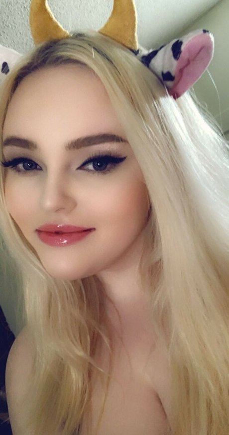 Lexy Kagamine 美しいモデル 写真