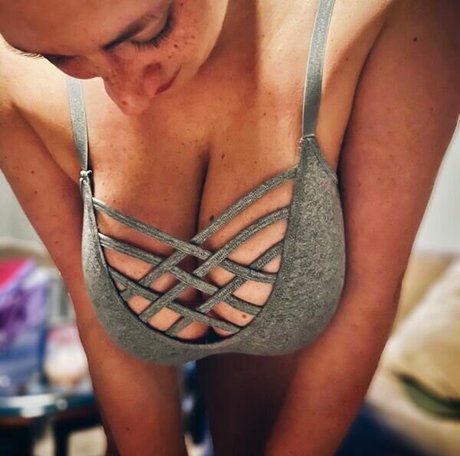 Chivettes セクシーなポルノスター 画像