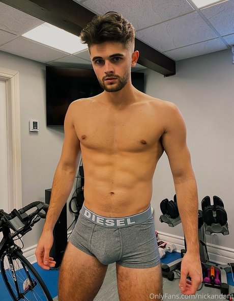 ブロンドのお尻オンリーファンズ セクシー 写真