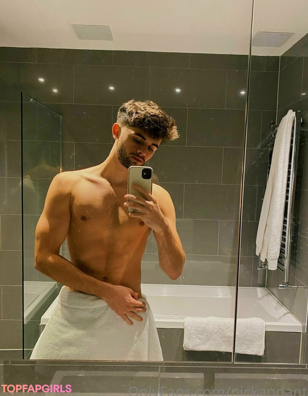 裸のアジア人オンリーファンズ ホット アーカイブ