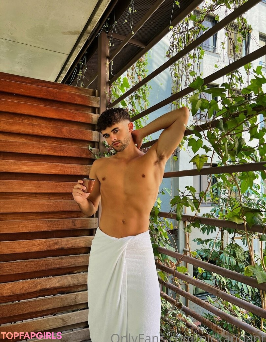 アラブ人妻オンリーファンズ 無料 アーカイブ