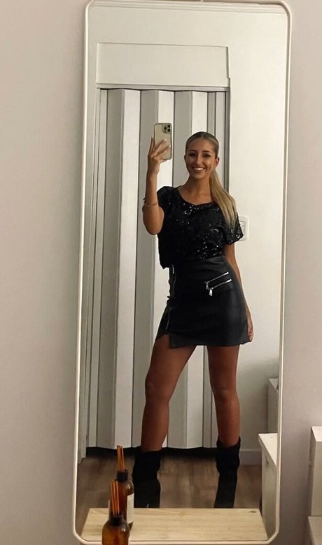 金髪オナニーオンリーファンズ ホットポルノ 画像