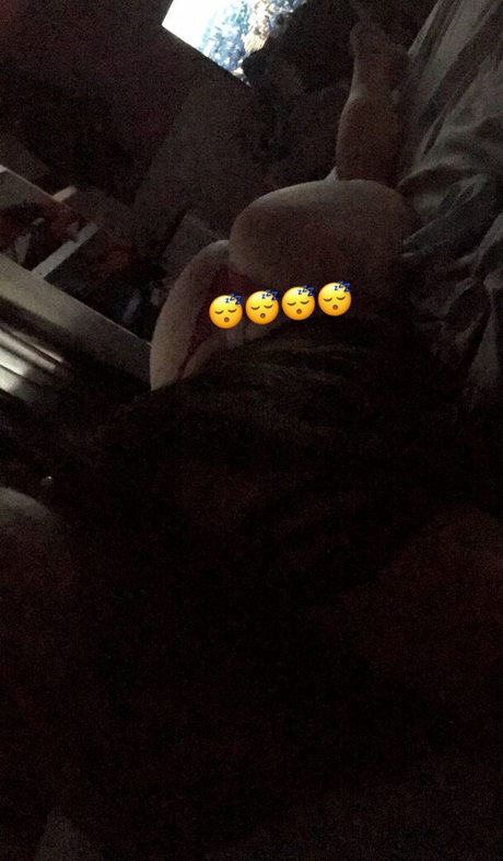 尖ったおっぱいオンリーファンズ 無料 写真