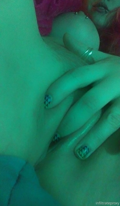 お尻を広げるオンリーファンズ HD 画像