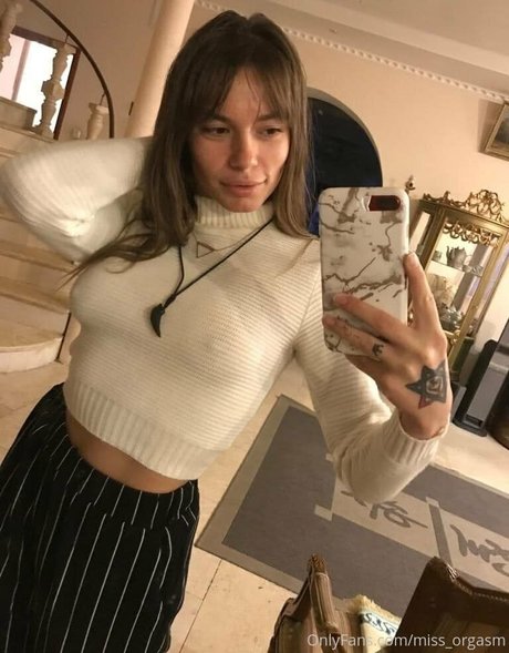 ラテンオンリーファン ポルノグラフィック 写真