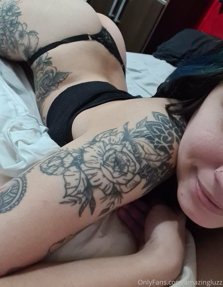 luzzchan ポルノスター 写真