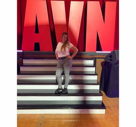 ブロンドのお尻オンリーファンズ 無料ヌード アーカイブ