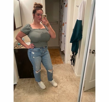 肉厚熟女オンリーファンズ ホット ギャラリー