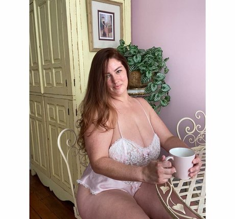 熟女オーガズムオンリーファンズ エロチック 写真