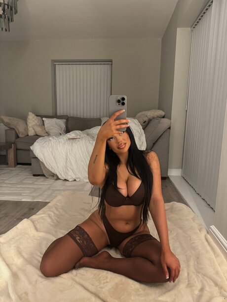 Hollyydollyy 美しい女優 画像