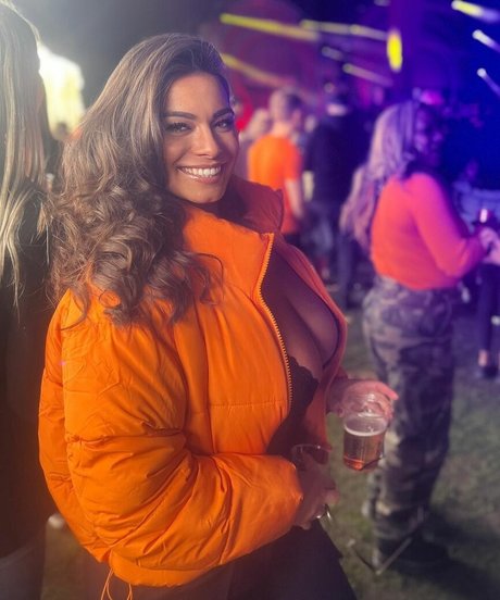 教室オンリーファン ポルノ 写真