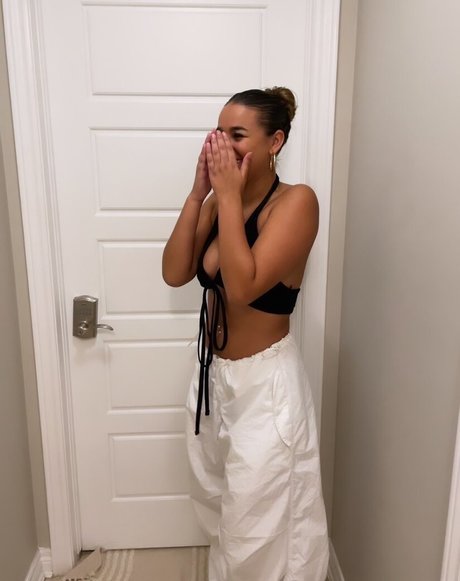 Kyla Romero 完璧なモデル 写真