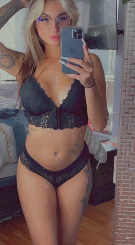 熟女クーガーオンリーファンズ エロ 画像