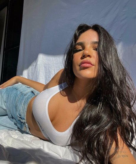 Giovanna Buscacio かわいいモデル 画像