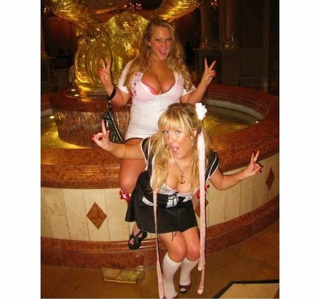 BlondiePomie 完璧なモデル 写真