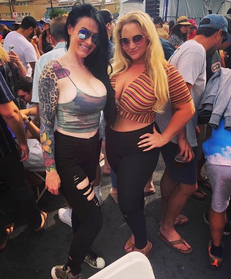 BlondiePomie HD女優 写真