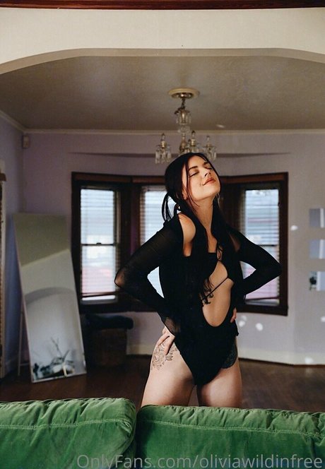 oliviawildinfree ポルノスター 可愛い ギャラリー