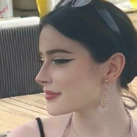 Evalunna トップモデル 写真