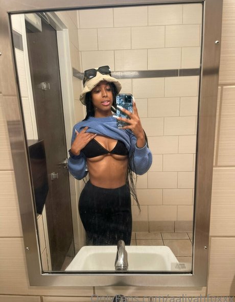 aaliyahfoxxx セックスポルノスター 写真