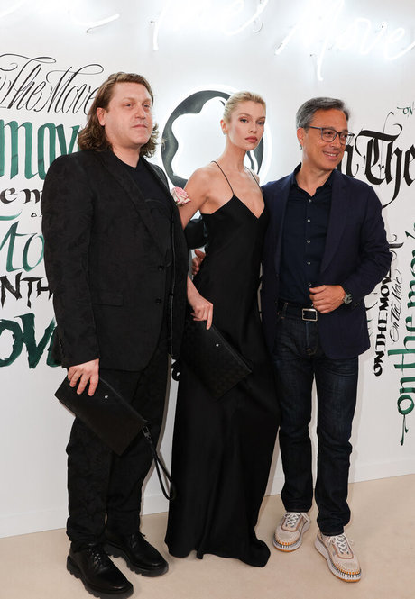 Stella Maxwell 裸のスター ギャラリー