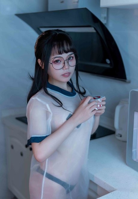 キティ・ウェット・オンリーファンズ セクシーヌード 写真