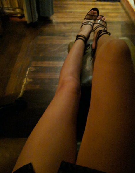 日本の熟女オンリーファンズ 美しいポルノ 写真