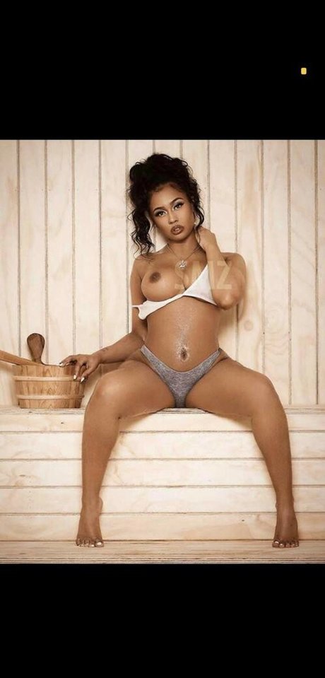 痴女妻オンリーファンズ セクシーヌード 画像