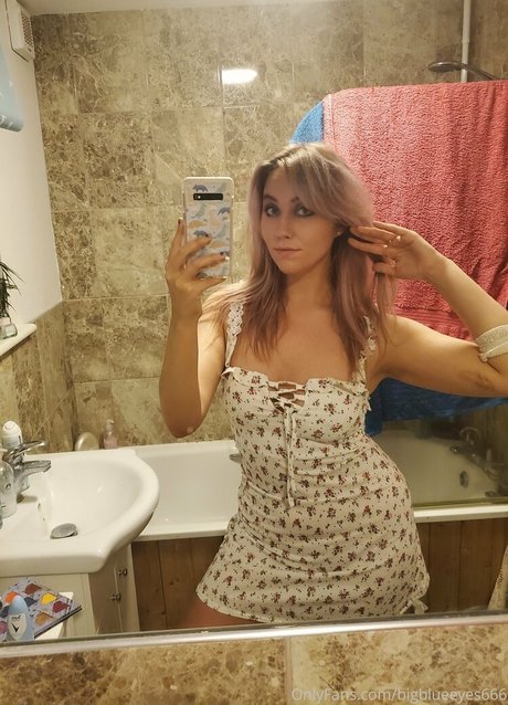 bigblueeyes666 ポルノスター ヌード 画像