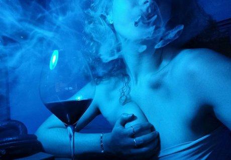 尖ったおっぱいオンリーファンズ 可愛い 写真