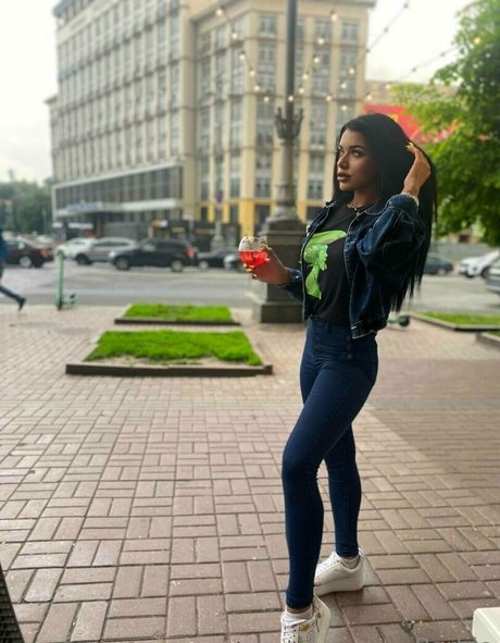 ランジェリーファックオンリーファンズ えろた 画像