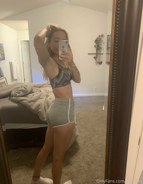 デカ尻ティーンオンリーファンズ 美しい裸 写真