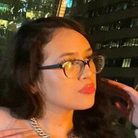 ティーンフィンガリングオンリーファンズ xxx 写真