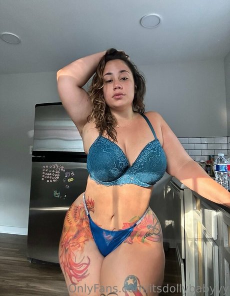 itsdollybabyyy ヌードスター 写真